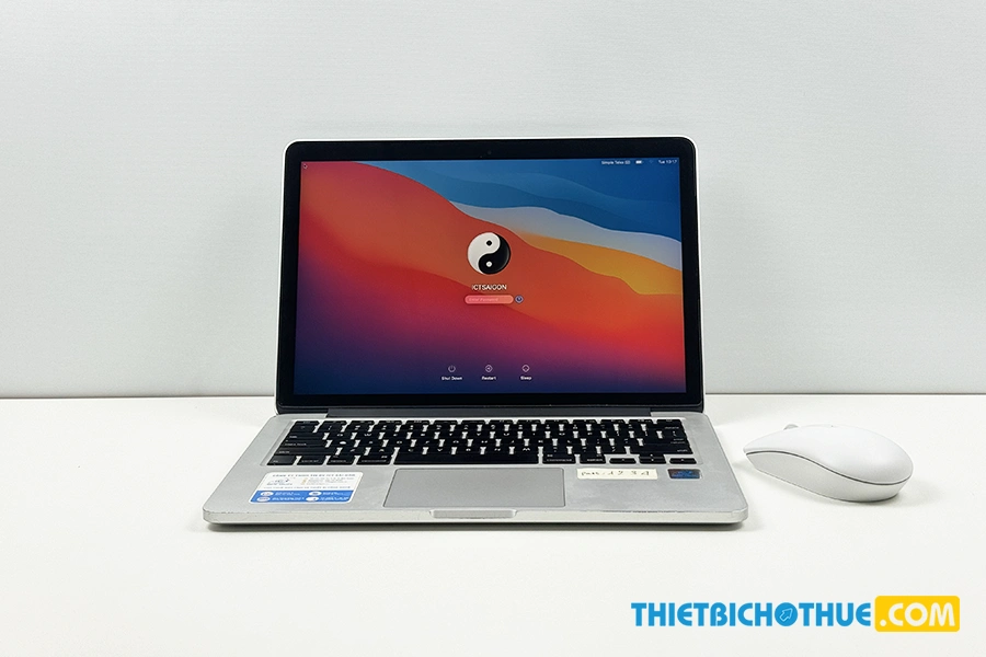 Cho thue macbook pro 2015 13 inch - mặt trước