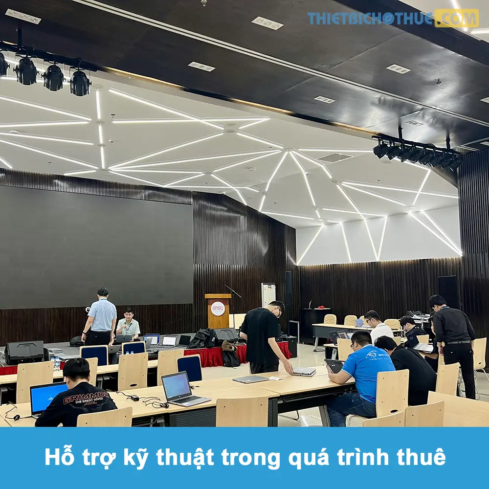 Nhân viên hỗ trợ kỹ thuật trong suốt thời gian thuê